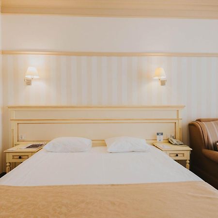 Premier Geneva Hotel โอเดสซา ภายนอก รูปภาพ