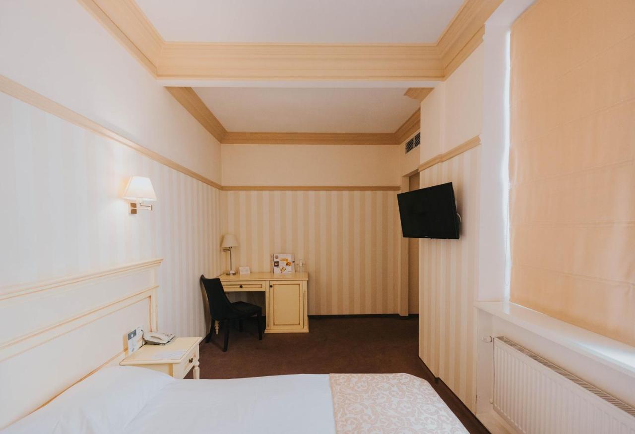 Premier Geneva Hotel โอเดสซา ภายนอก รูปภาพ
