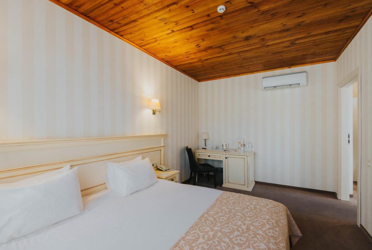 Premier Geneva Hotel โอเดสซา ภายนอก รูปภาพ