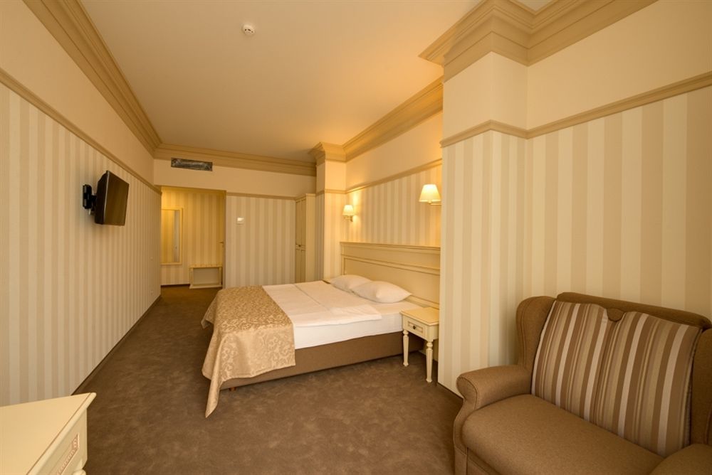 Premier Geneva Hotel โอเดสซา ภายนอก รูปภาพ
