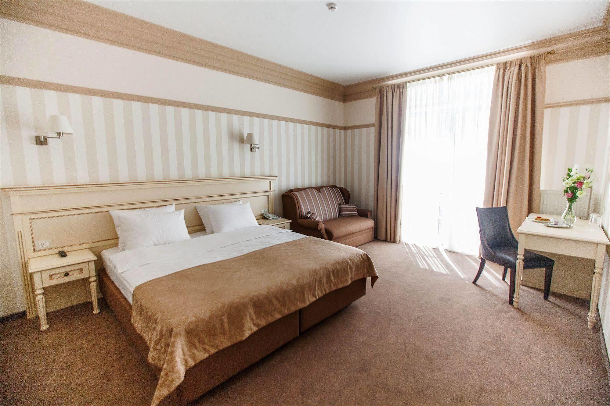 Premier Geneva Hotel โอเดสซา ภายนอก รูปภาพ